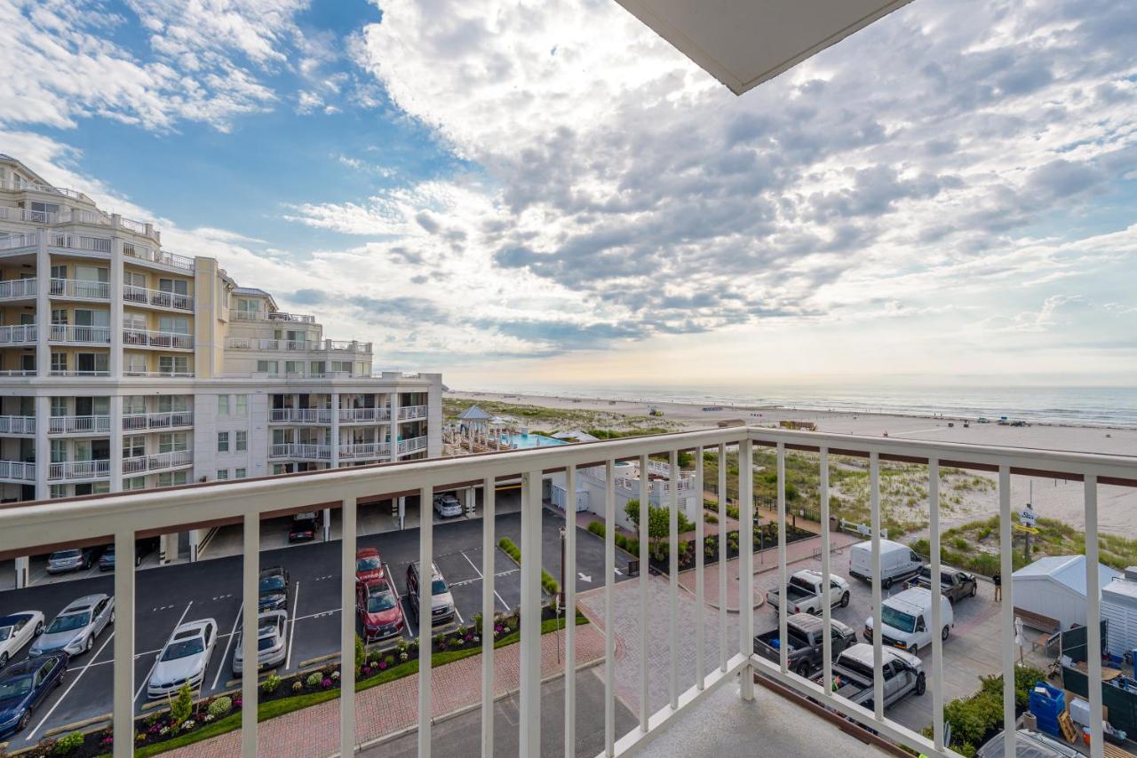 Premium King Suite at ICONA Diamond Beach