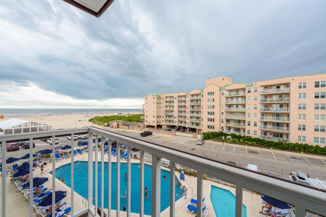 Standard Double Suite at ICONA Diamond Beach