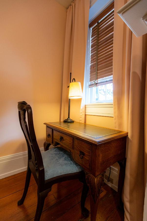 | Thomas Rose Inn