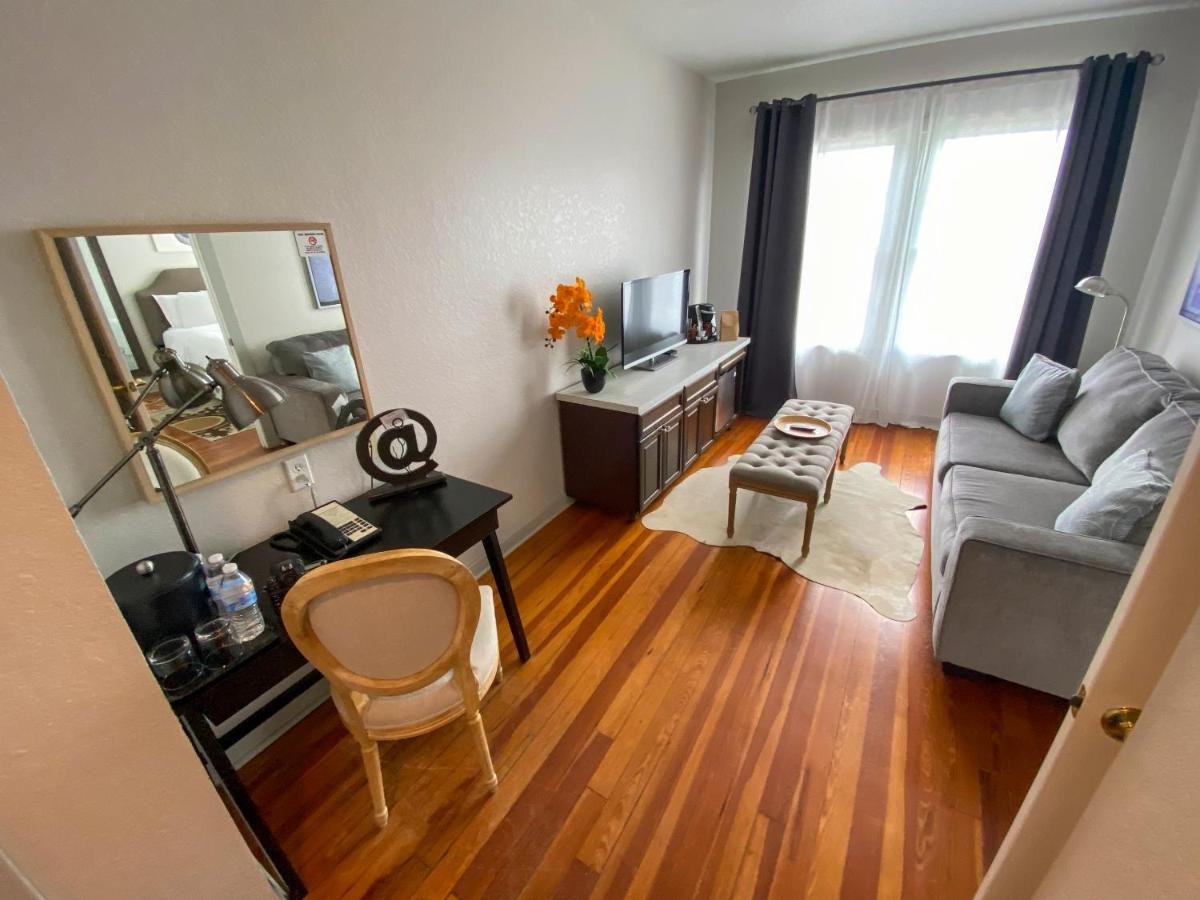 Queen Suite at Artisan Downtown