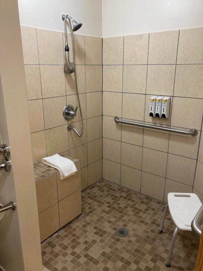 Queen Room - Mobility Access/Non-Smoking at Super 8 by Wyndham Chisago City
