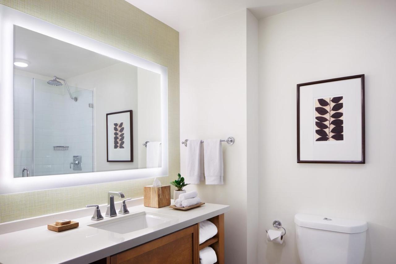 | Ambrose Hotel