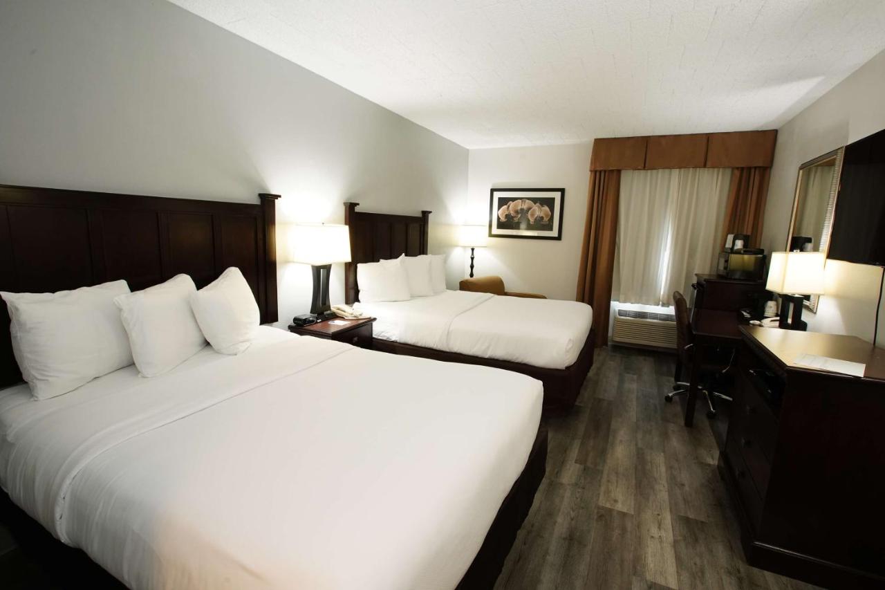 Queen Room with Two Queen Beds at Best Western Paramus Hotel & Suites