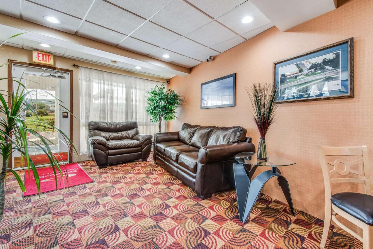  | Econo Lodge Mechanicsburg