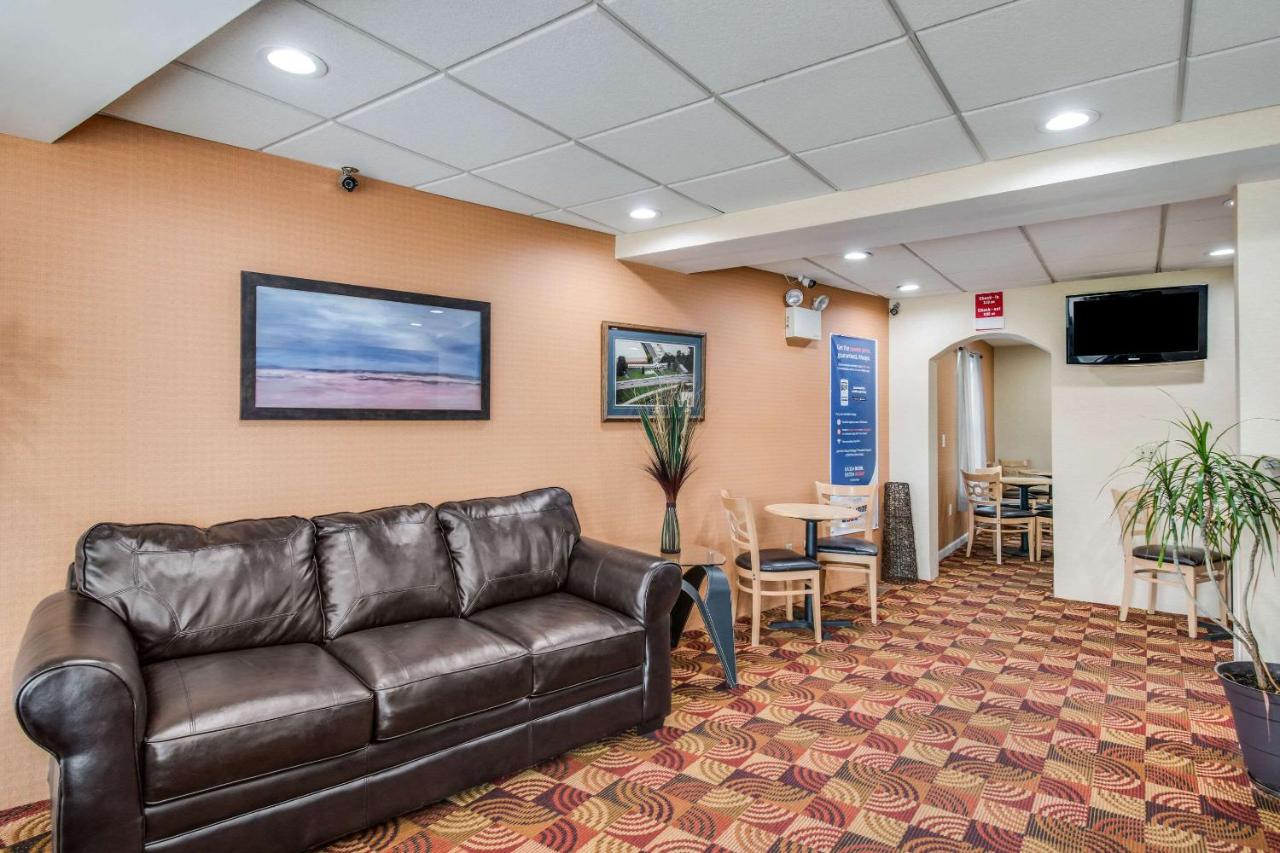  | Econo Lodge Mechanicsburg