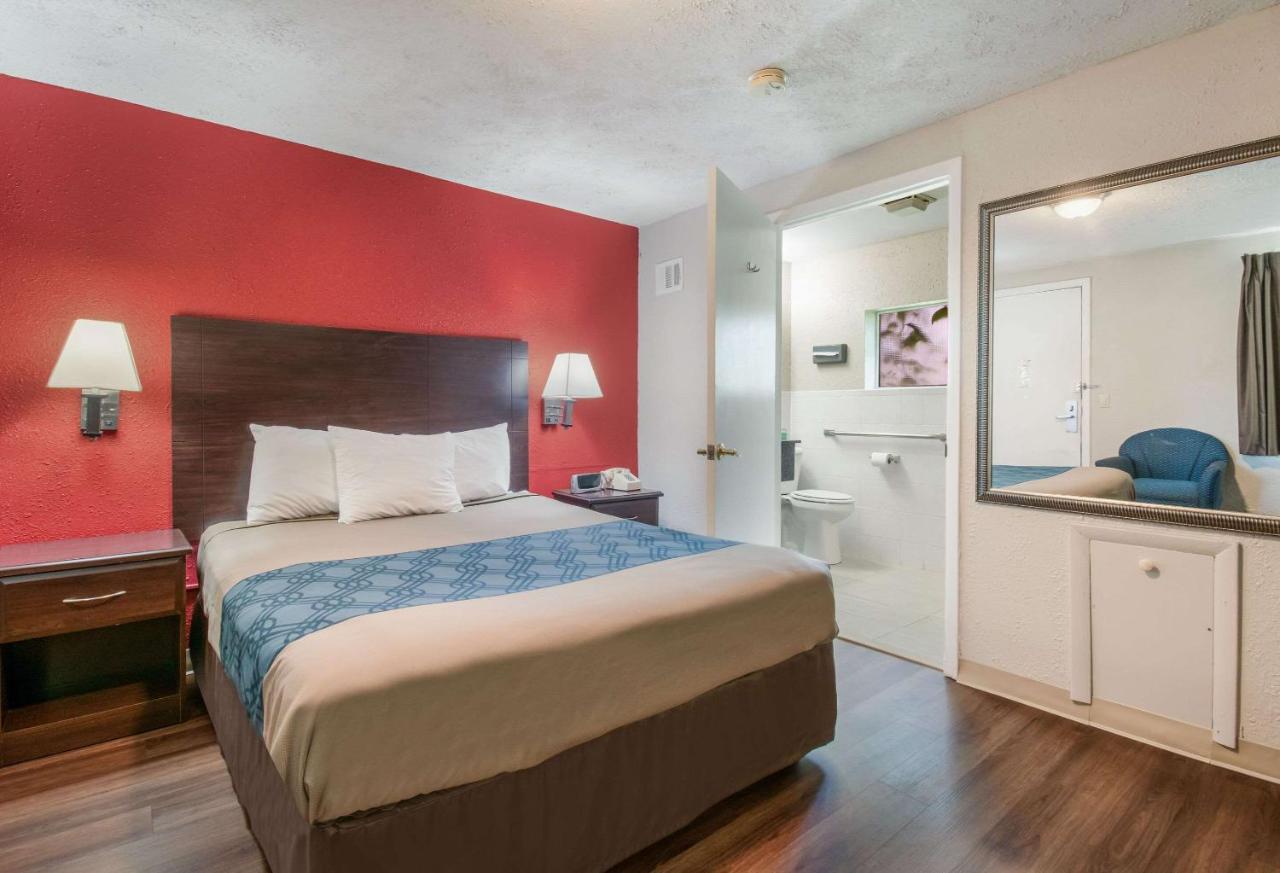  | Econo Lodge Mechanicsburg