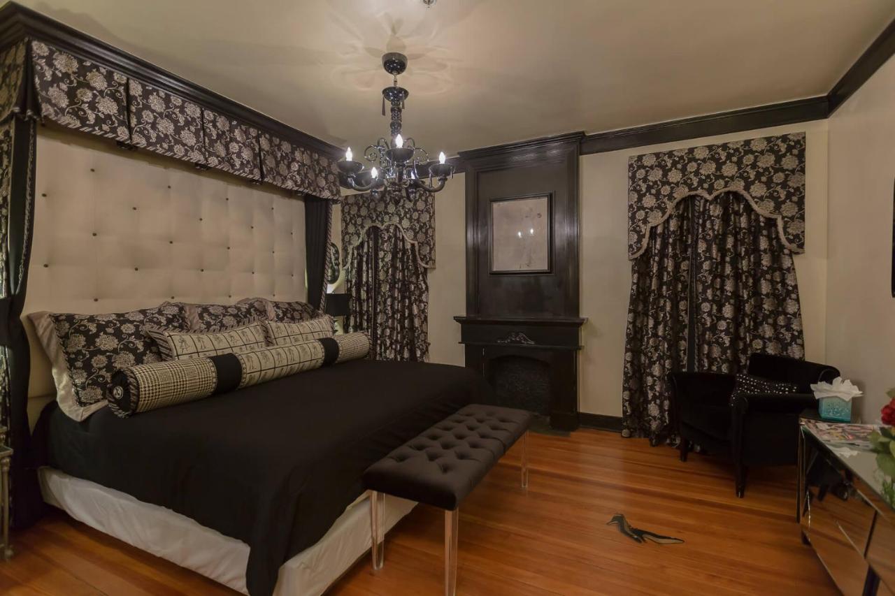 King Room at The Campbell Hotel on Route 66