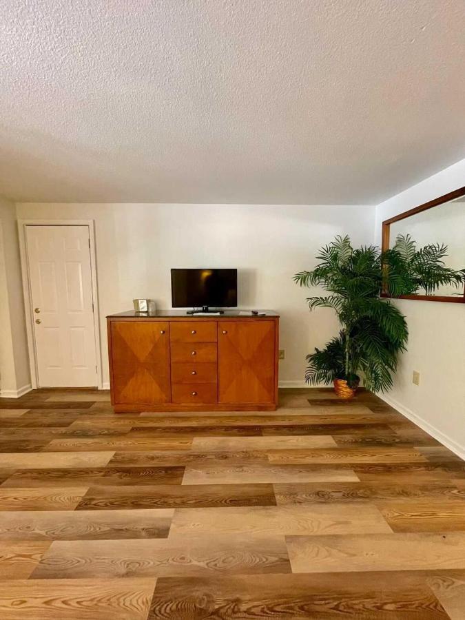 Suite at Geneva Hotel & Tiki Bar
