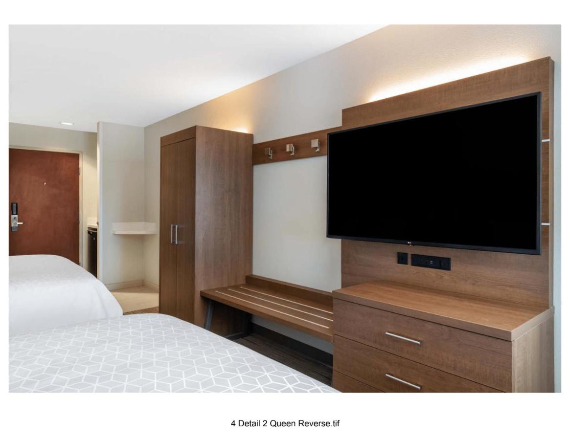  | Holiday Inn Express Colorado Springs Airport, an IHG Hotel