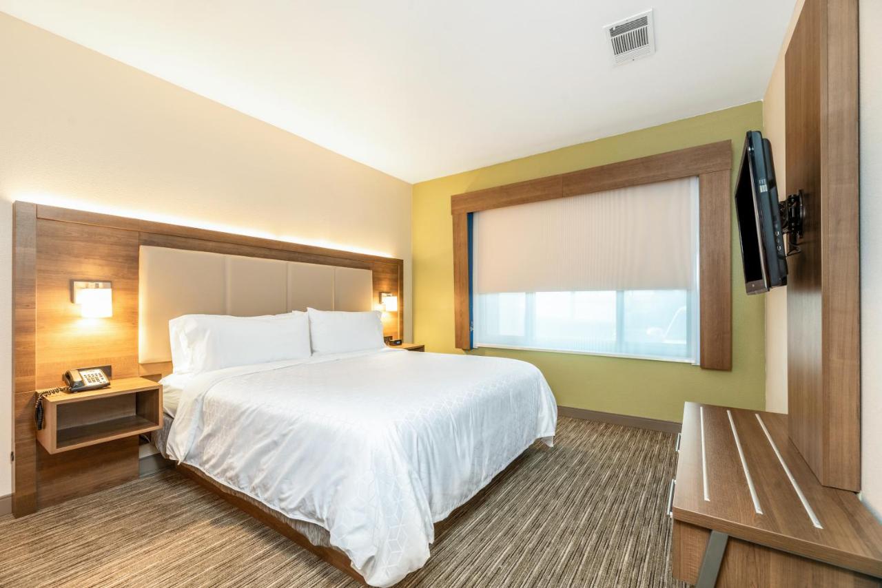 Executive King Room - Non-Smoking at Holiday Inn Express Fremont-Milpitas Central by IHG