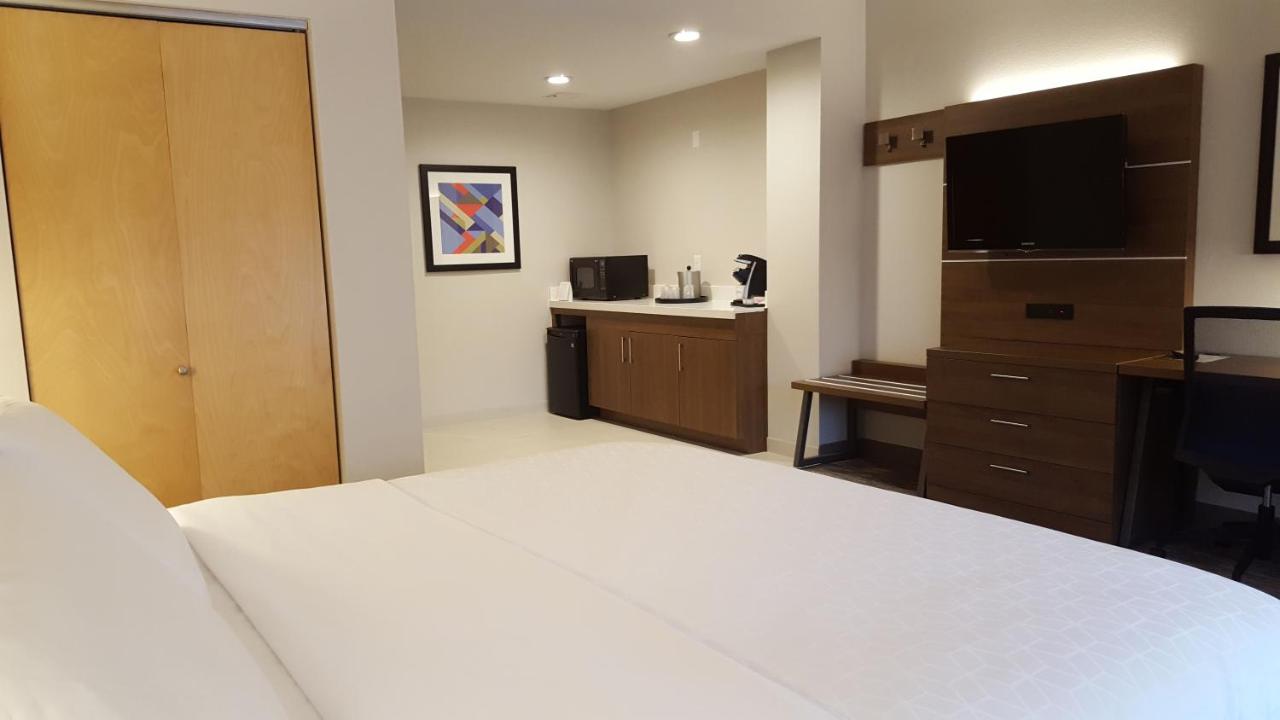 Executive King Room - Non-Smoking at Holiday Inn Express Fremont-Milpitas Central by IHG