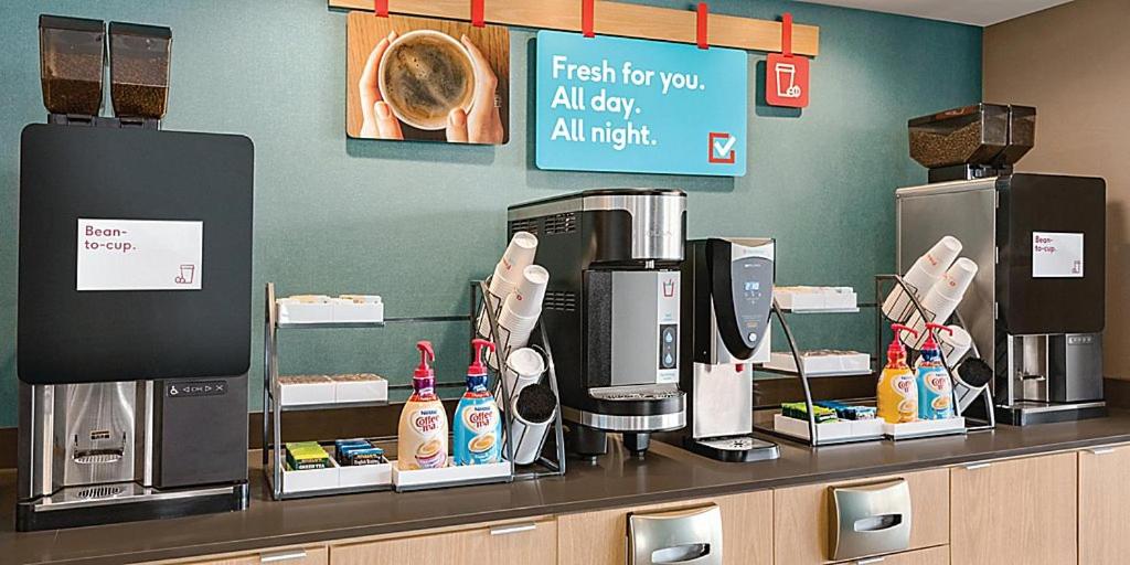 | avid hotels Fayetteville West