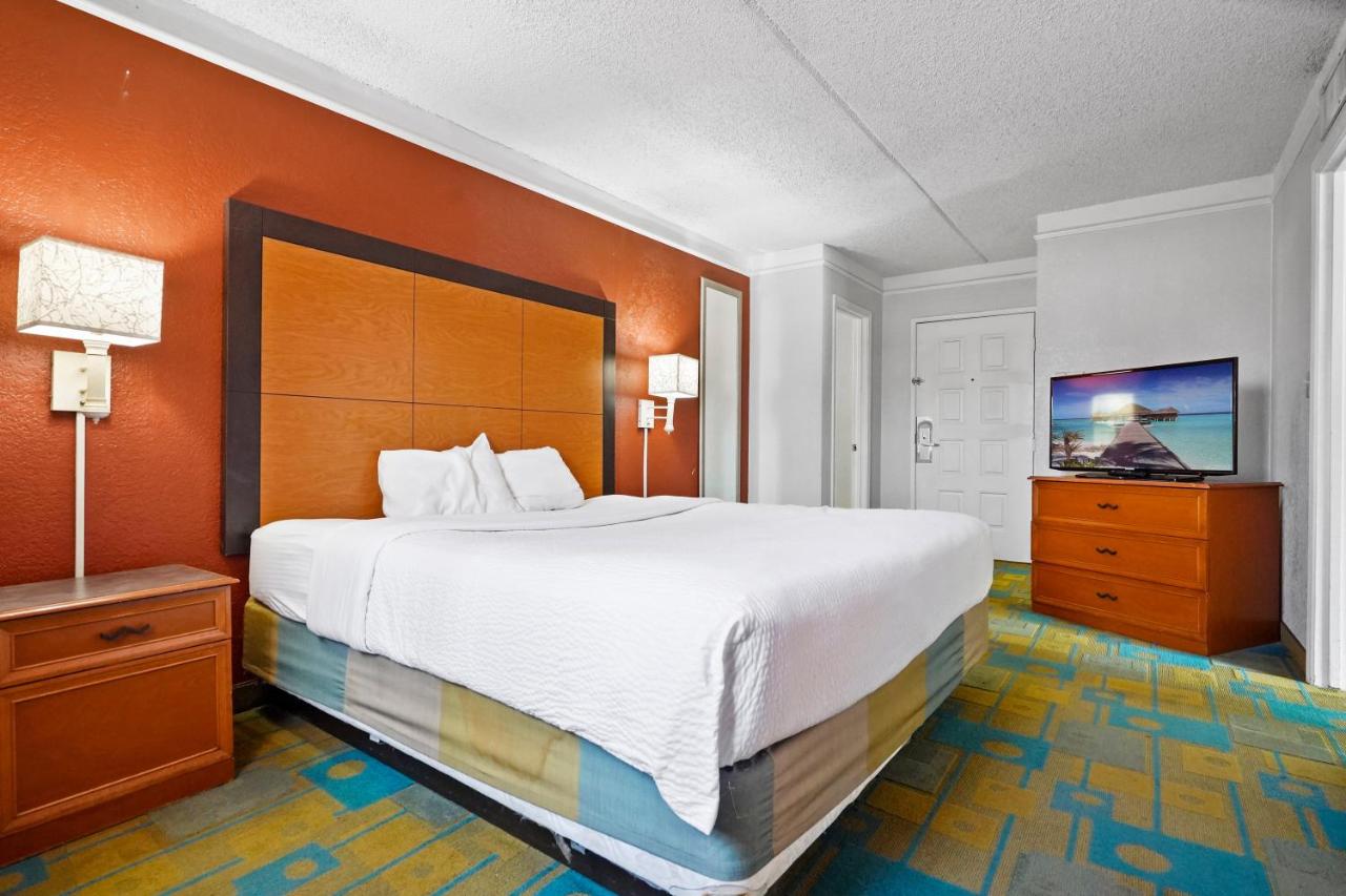 | La Quinta Inn by Wyndham Costa Mesa Orange County