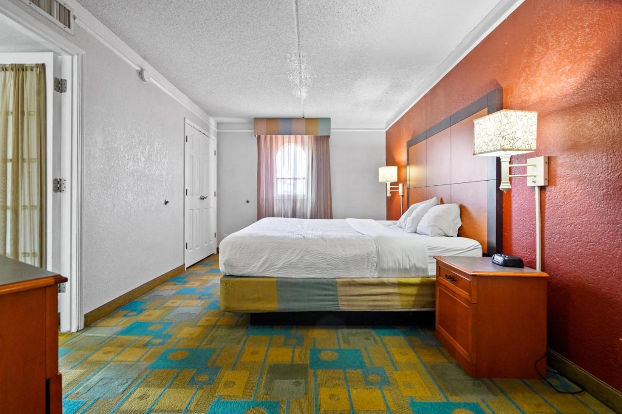 | La Quinta Inn by Wyndham Costa Mesa Orange County