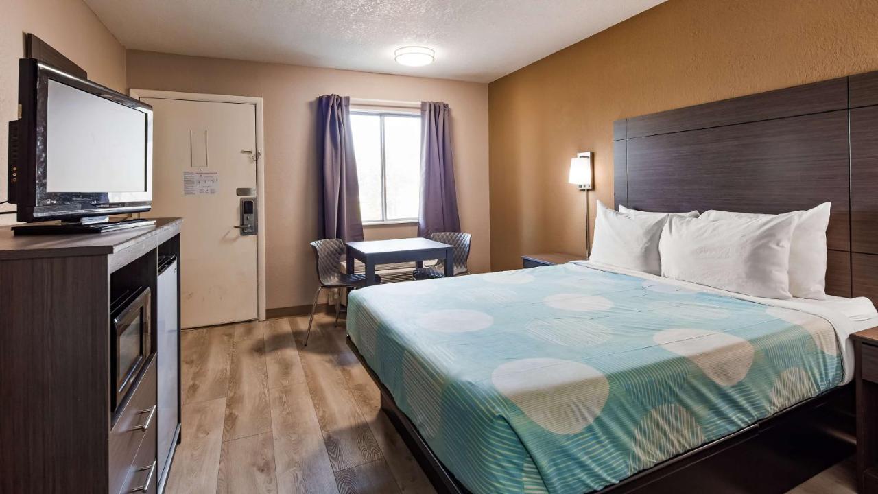 Queen Room at SureStay Hotel by Best Western Olathe