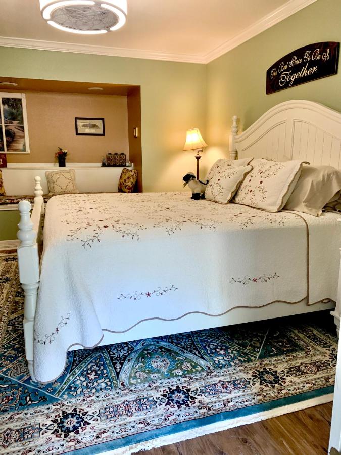 | Lamb's Rest Inn