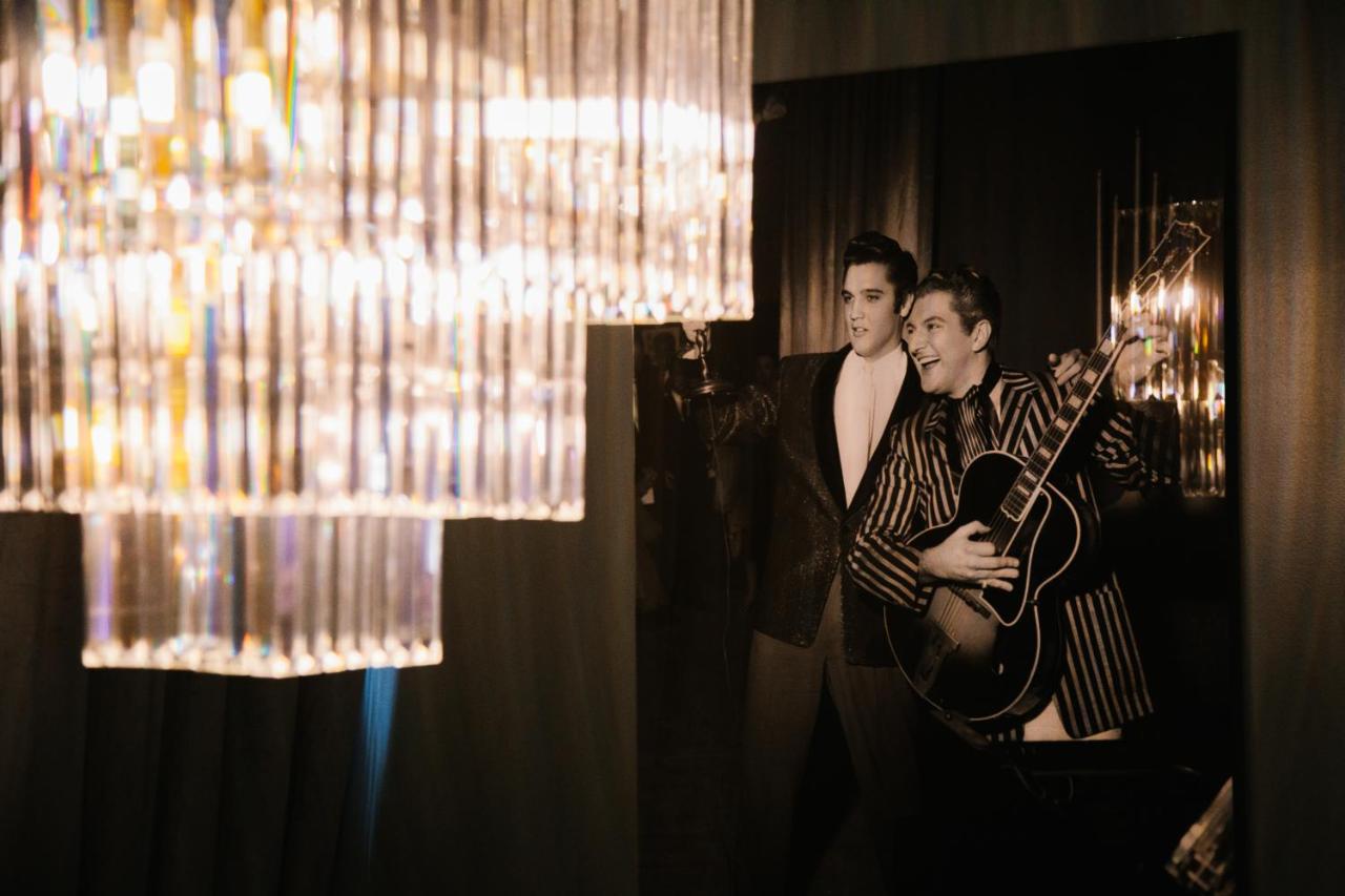 | Hotel Legends
