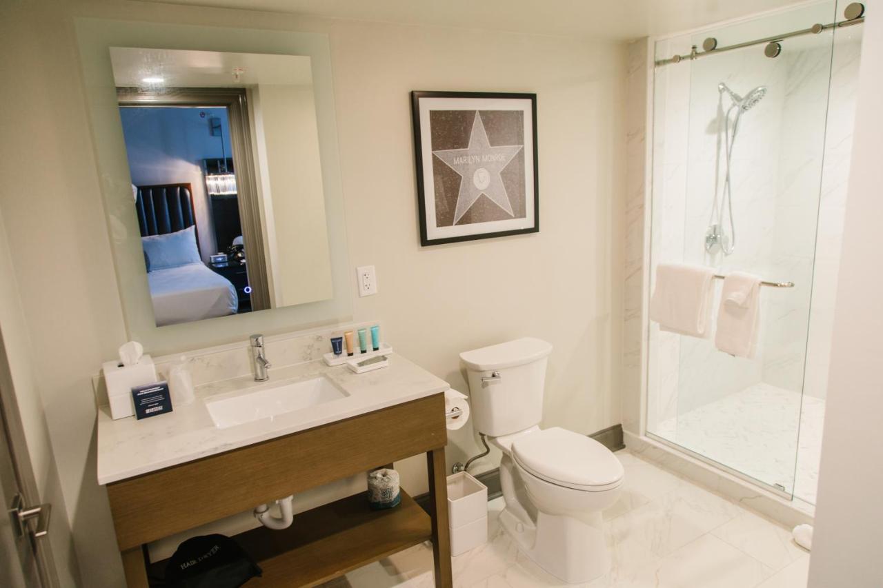Two Bedroom King Double Queen Luxury Suite at Hotel Legends