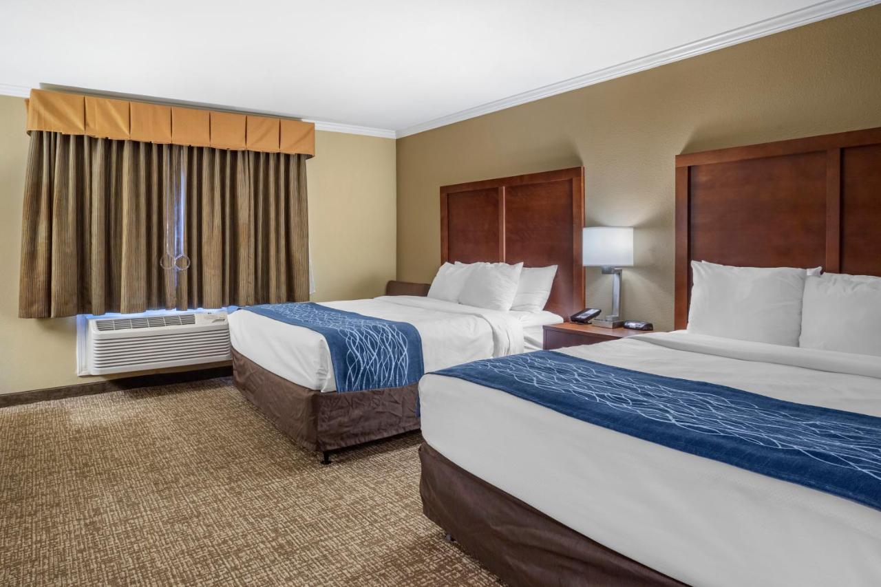 Deluxe Room, 2 Queen Beds, Accessible Tub Non Smoking at Comfort Inn Sunnyvale - Silicon Valley