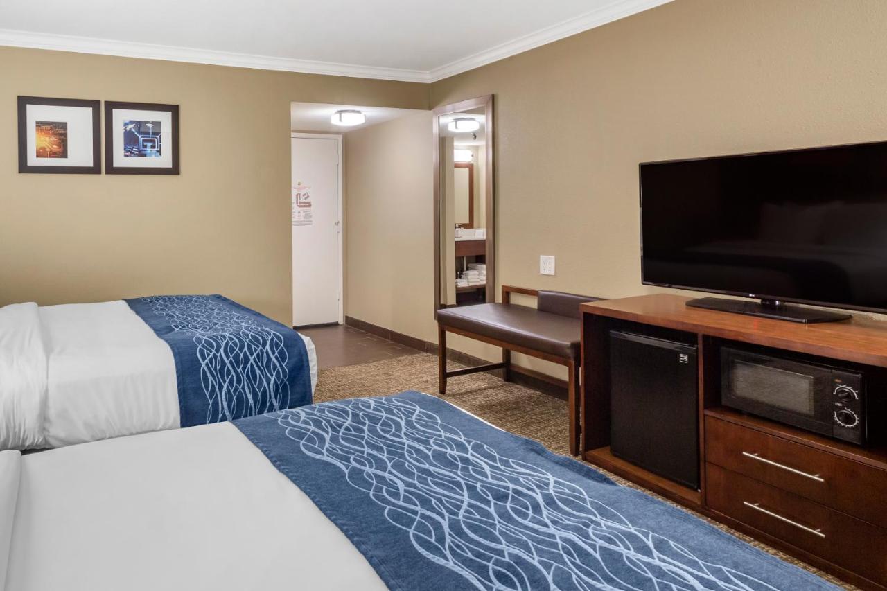 Deluxe Room, Two Queen Beds, Non Smoking at Comfort Inn Sunnyvale - Silicon Valley