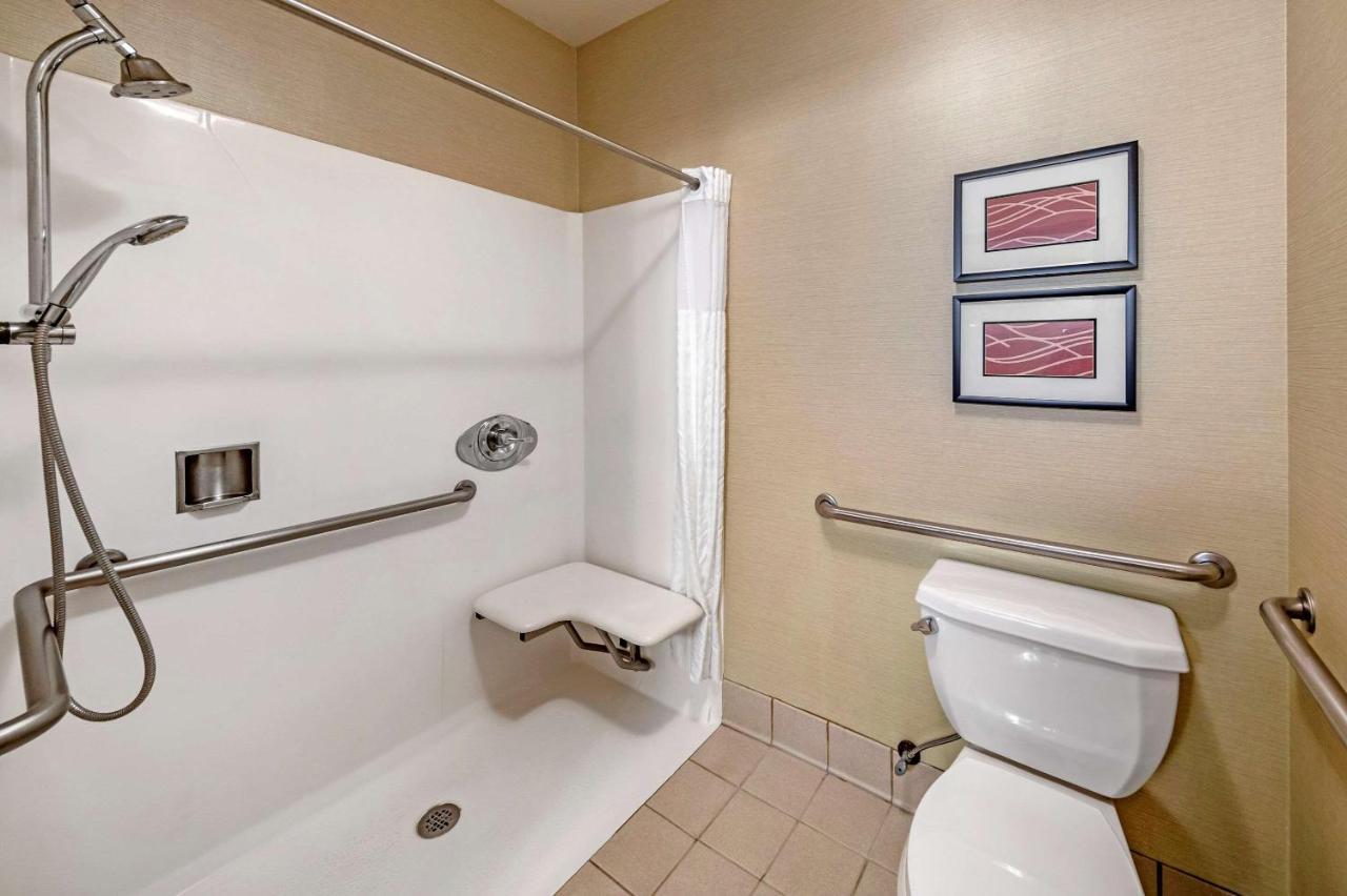 Superior King Room - Mobility Accessible/Non-Smoking at The Atrium Hotel