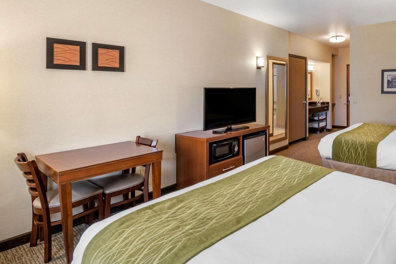 Superior Queen Room with Two Queen Beds - Accessible/Non-Smoking at The Atrium Hotel