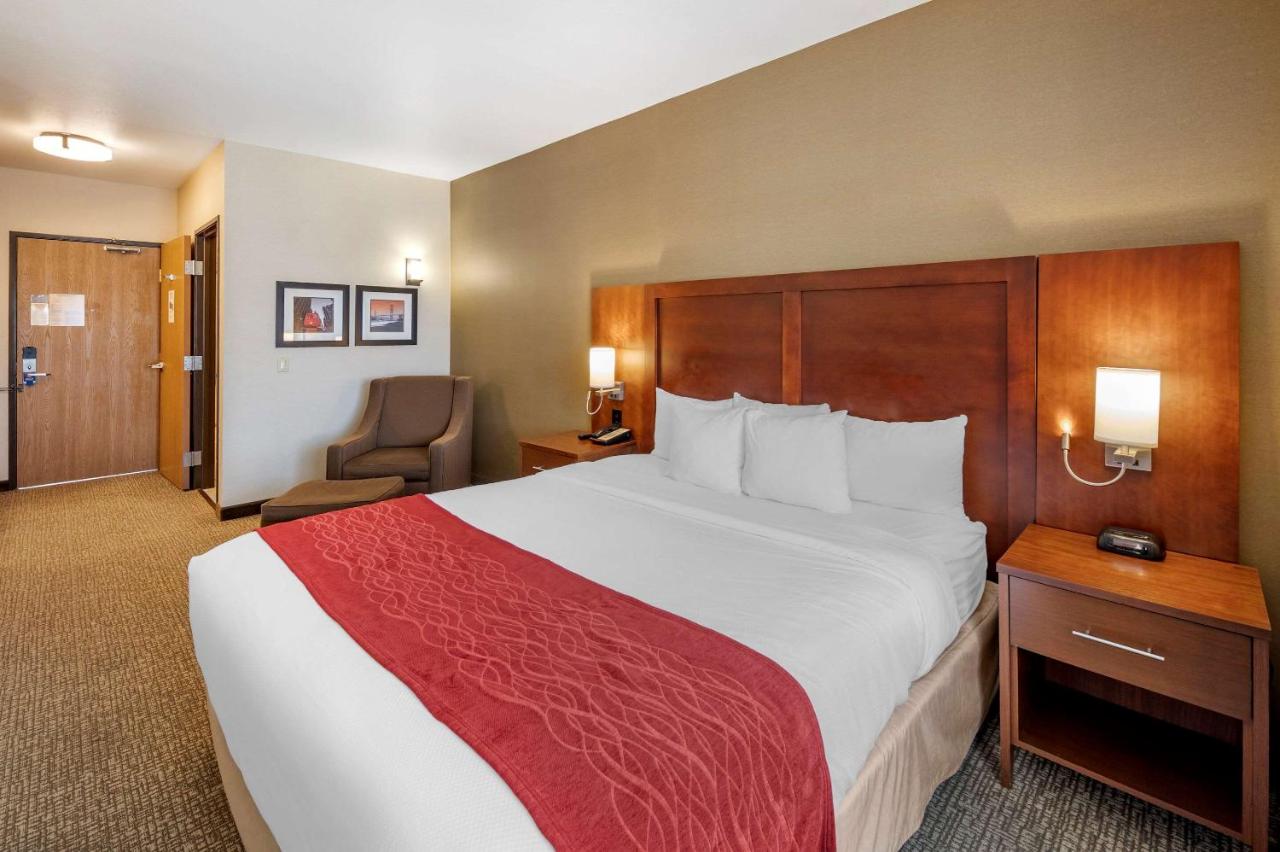 Superior King Room - Mobility Accessible/Non-Smoking at The Atrium Hotel