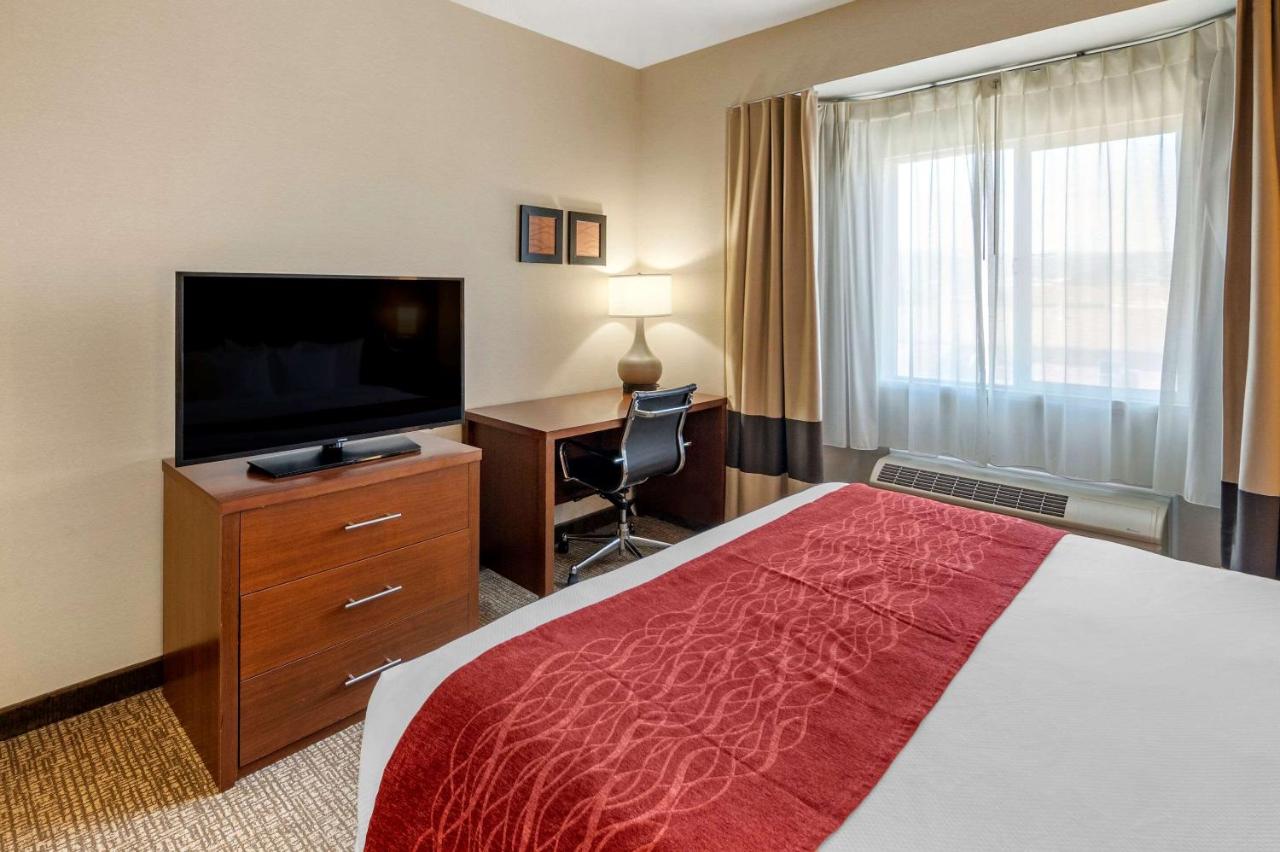 Superior Family King Room - Non-Smoking at The Atrium Hotel