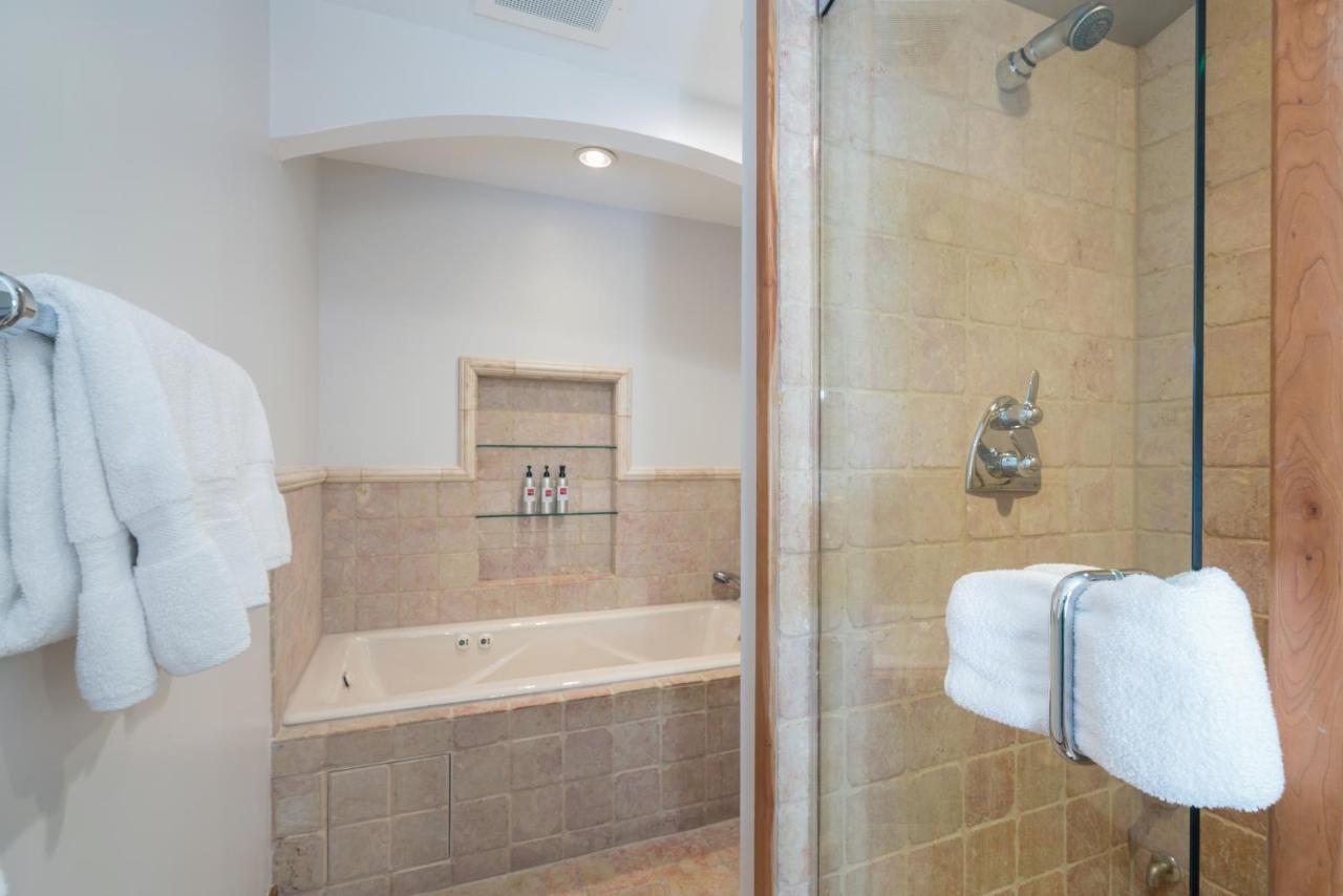 Three-Bedroom Apartment at Element 52, Auberge Collection