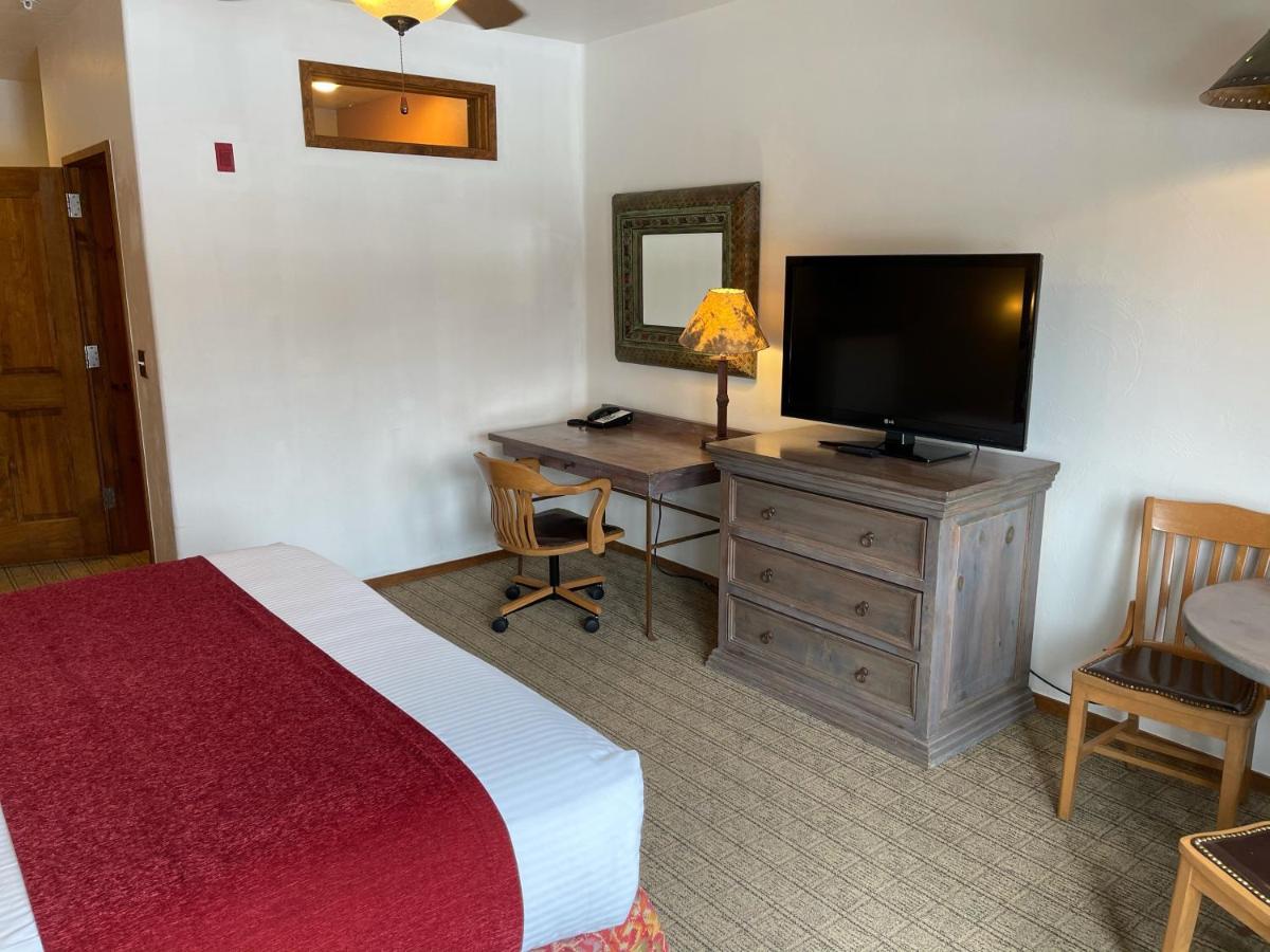 Foothills Grand King Accessible at Table Mountain Inn
