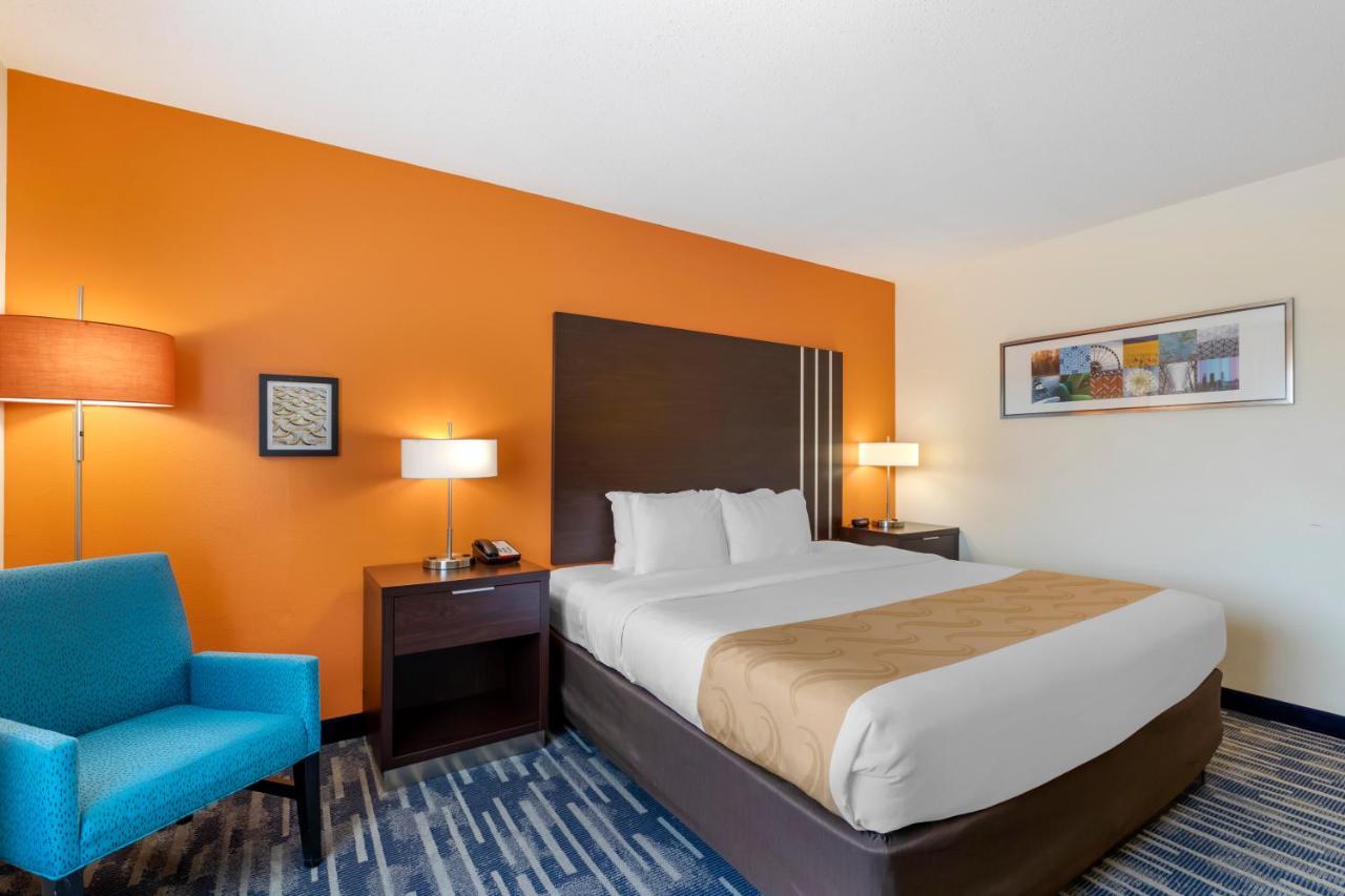 King Room - Non-Smoking at Quality Inn & Suites Keokuk North