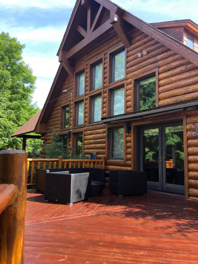 | Black River Crossing Bed & Breakfast