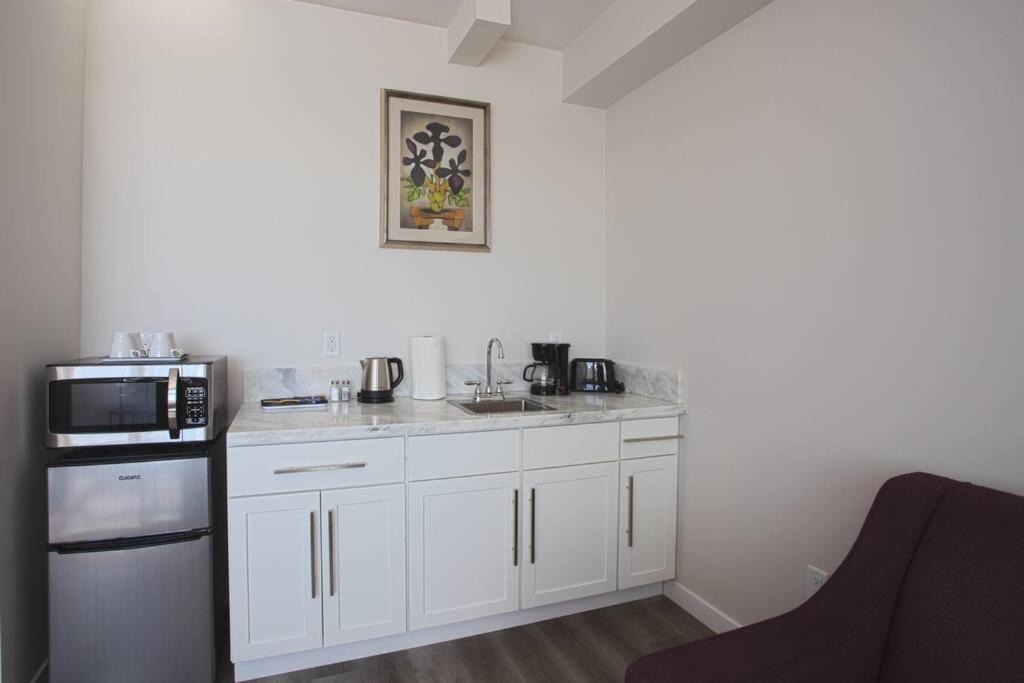 | Luxurious Design One Bedroom Apt near Balboa Park