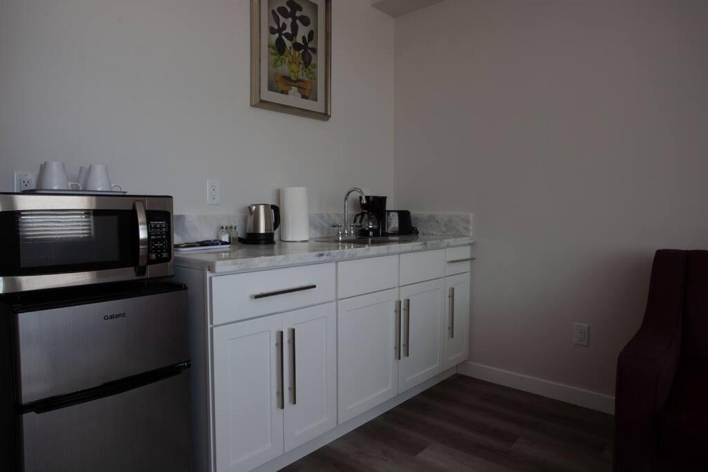| Luxurious Design One Bedroom Apt near Balboa Park