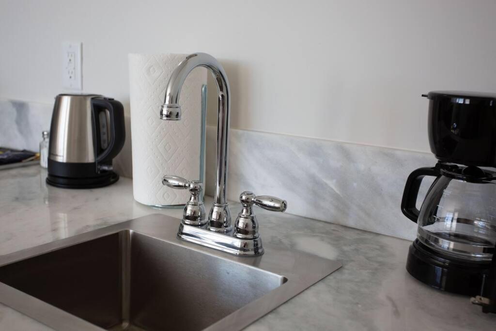 | Luxurious Design One Bedroom Apt near Balboa Park