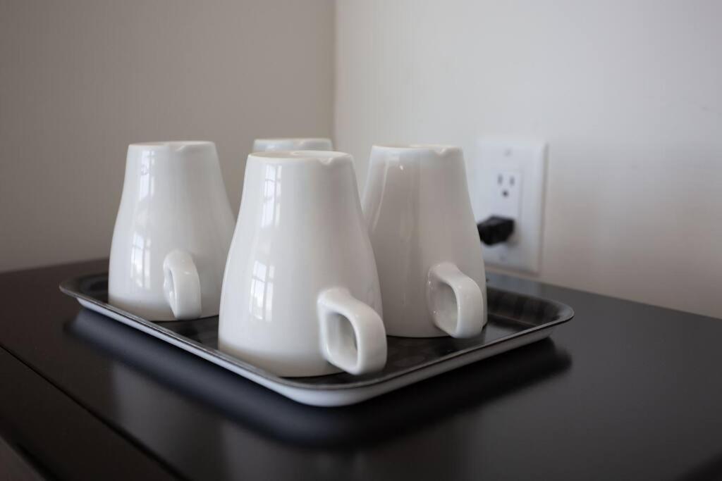 | Luxurious Design One Bedroom Apt near Balboa Park
