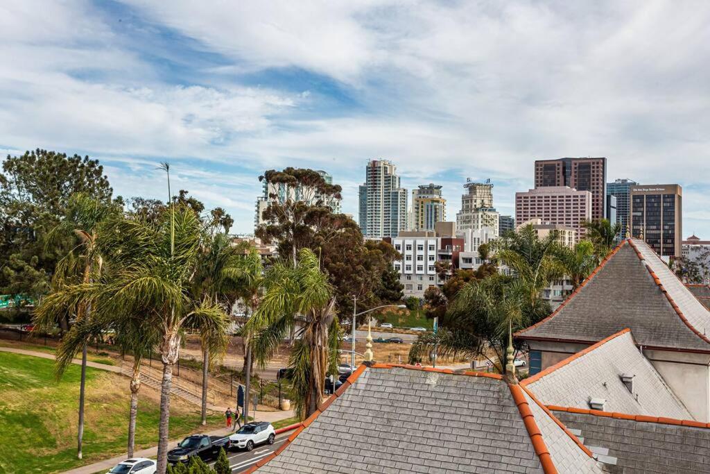 | Luxurious Design One Bedroom Apt near Balboa Park