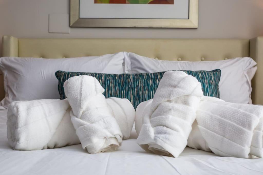 | Luxurious Studio in Heart of San Diego w Cali King