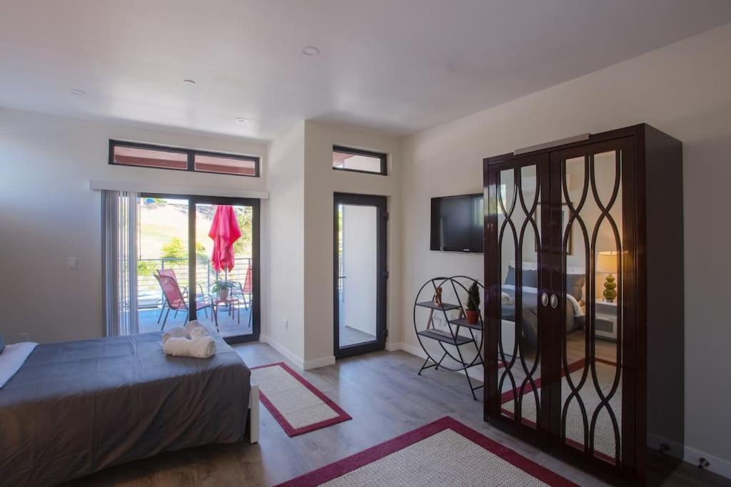 | Spacious Studio with Incredible Balboa Park View