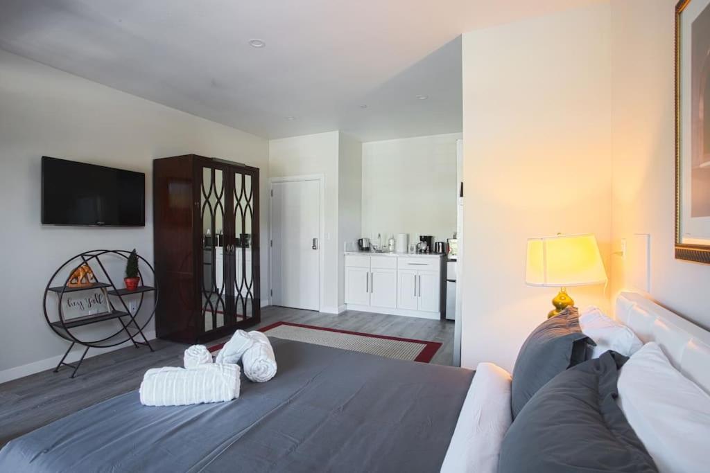 | Spacious Studio with Incredible Balboa Park View