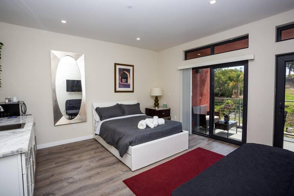  | Steps to Balboa Park- Brand New Apt - Cozy Studio