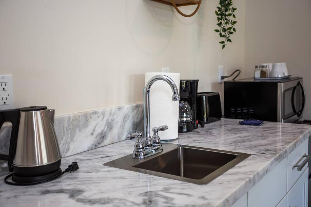  | Steps to Balboa Park- Brand New Apt - Cozy Studio