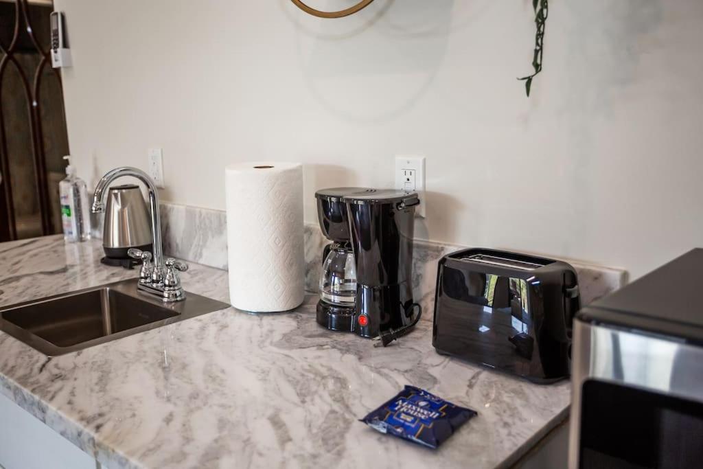  | Steps to Balboa Park- Brand New Apt - Cozy Studio