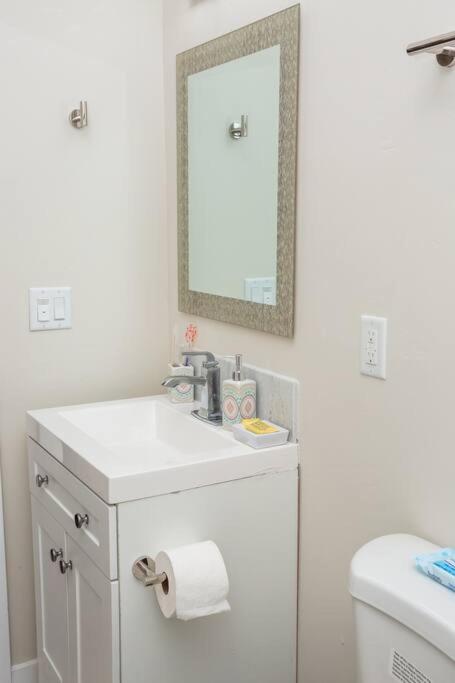  | Steps to Balboa Park- Brand New Apt - Cozy Studio