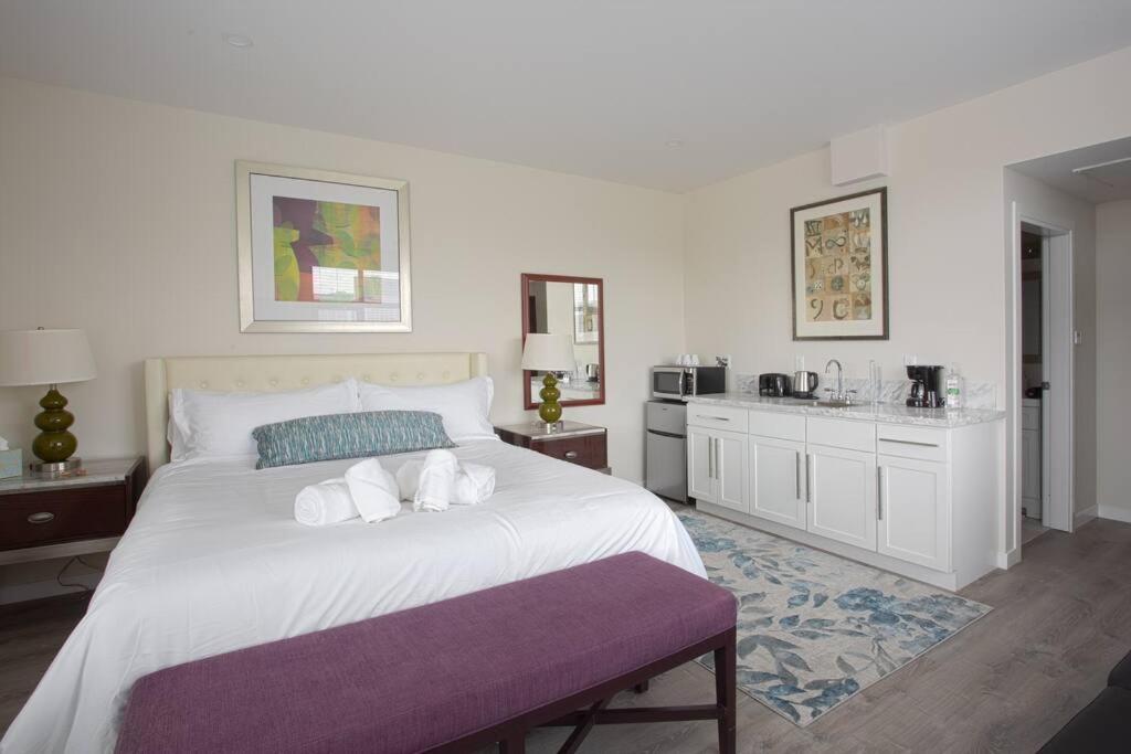  | Modern, Luxurious and Prime location All in One