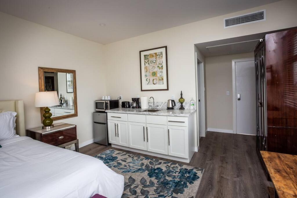 | Premier Location with Great Scenic Downtown View