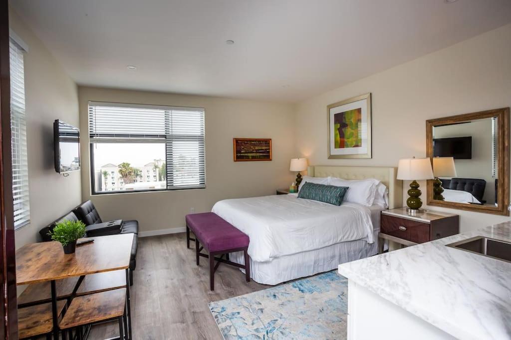 | Premier Location with Great Scenic Downtown View