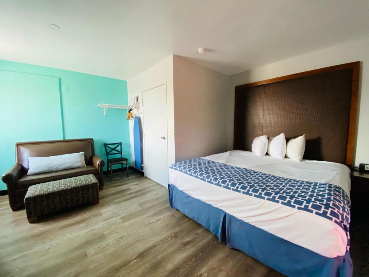 Superior King Suite - Non smoking at Rodeway Inn Old Town Scottsdale