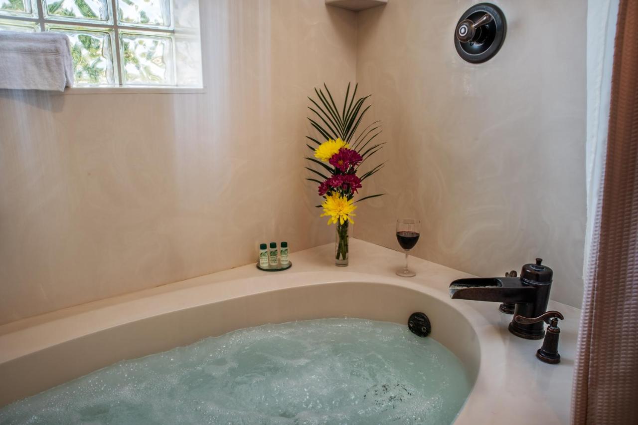 | Woodrow House Bed & Breakfast