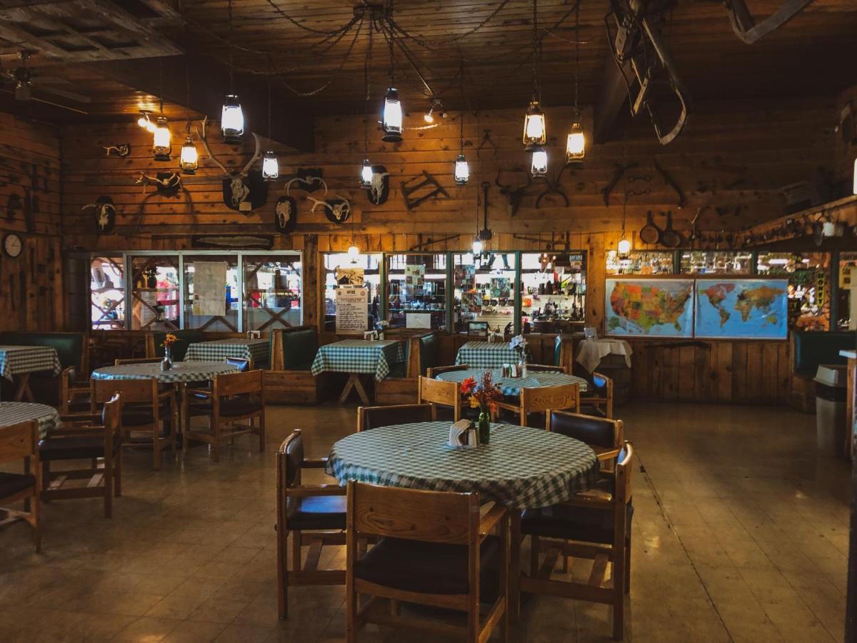 | Grand Canyon Caverns Inn